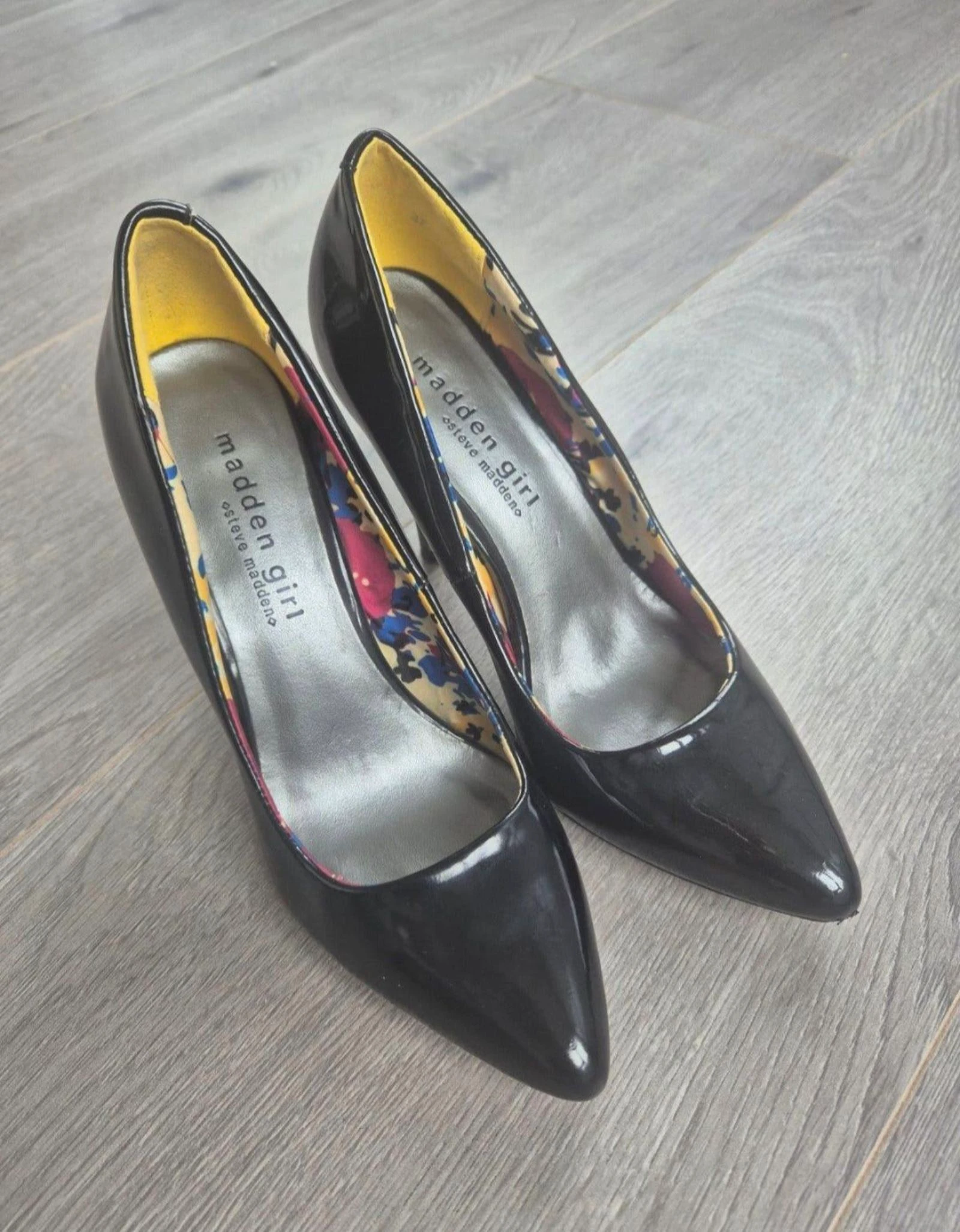 Madden Girl by Steve Madden black patent pumps with floral lining size 37 – photo 7